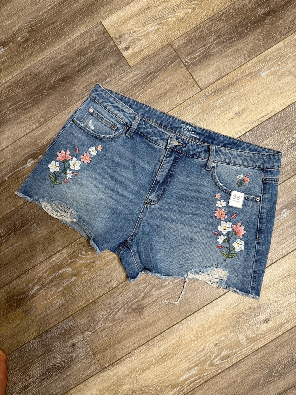 Time and Tru Blue Denim Shorts with Floral Embroidery Size 18 high rise